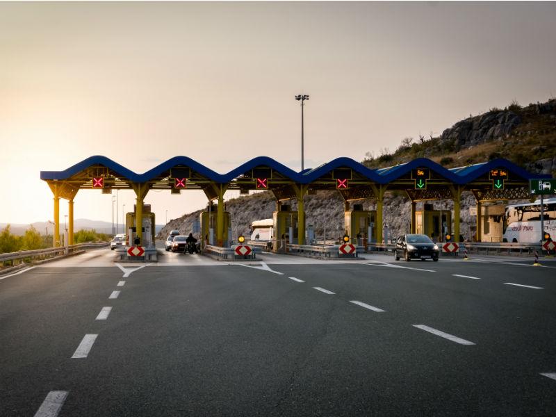 Mit dem Auto nach Kroatien: Mautstelle auf der Autobahn