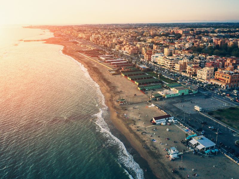 Strand Ostia bei Sonnenuntergang