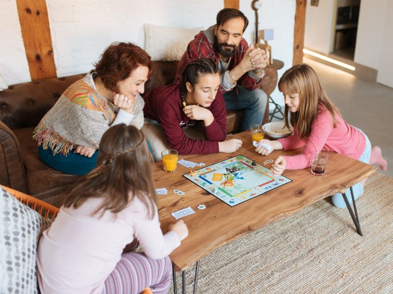 Familie beim Spielen